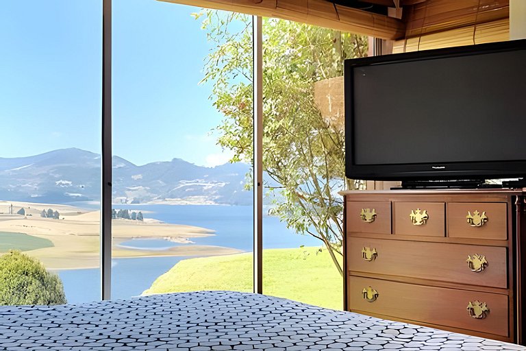 Mágica Casa Finca represa del Sisga wi-fi, tv, BBQ
