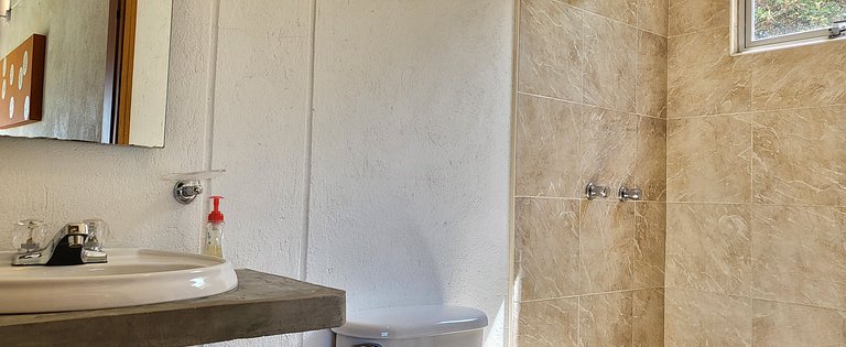 Mágica Casa Finca represa del Sisga wi-fi, tv, BBQ