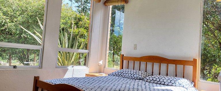 Mágica Casa Finca represa del Sisga wi-fi, tv, BBQ