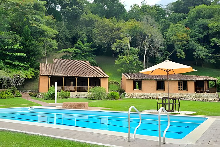 Reserva tu casa rodeada de naturaleza en Villeta