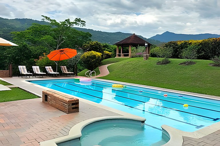Reserva tu casa rodeada de naturaleza en Villeta