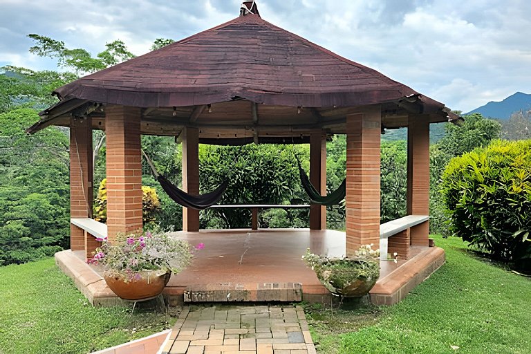 Reserva tu casa rodeada de naturaleza en Villeta