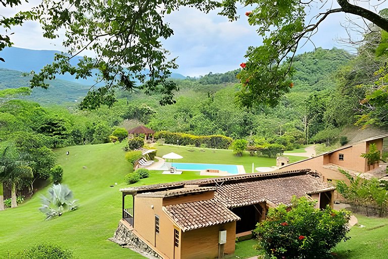Reserva tu casa rodeada de naturaleza en Villeta